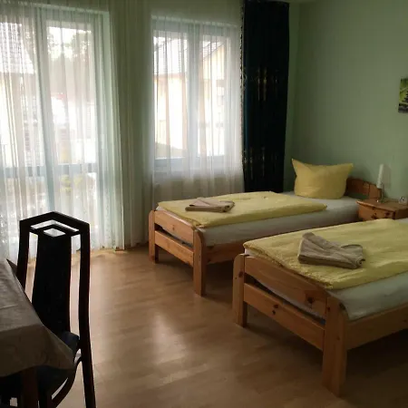 Apartment Ferienhaus, Doppelhaushaelfte In Seebad Ahlbeck *